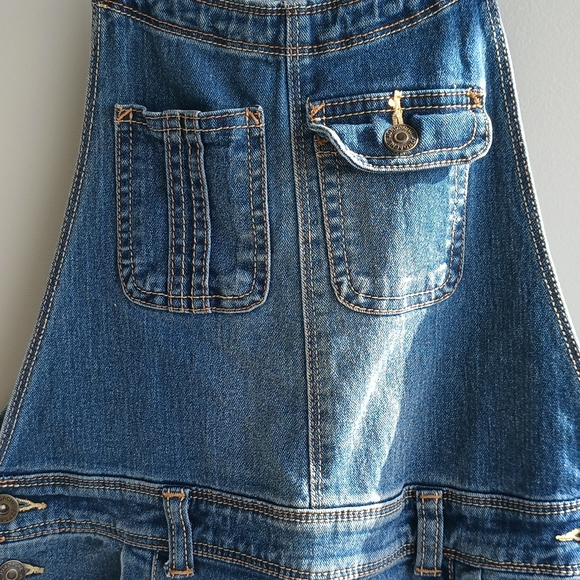 Jordache Juniors - Picture 5 of 9